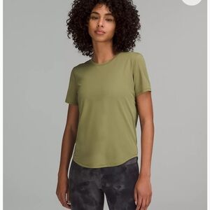 NWT Lulu Run and Train Tee